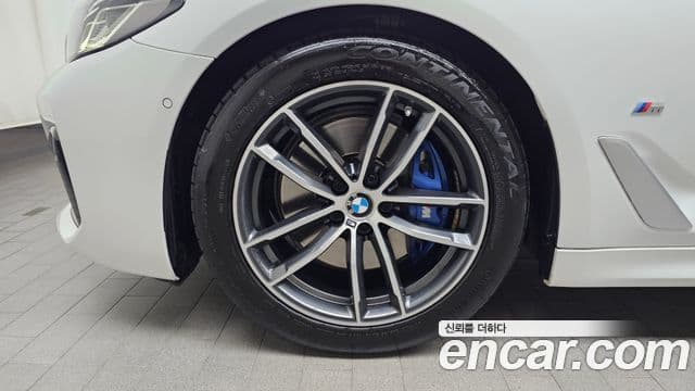 BMW 5시리즈 (G30) 520i M Sport, 2023 все фото