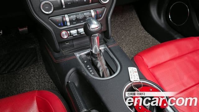 Ford Mustang кабриолет, 2021 9