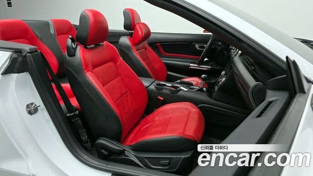 Ford Mustang кабриолет, 2021 10