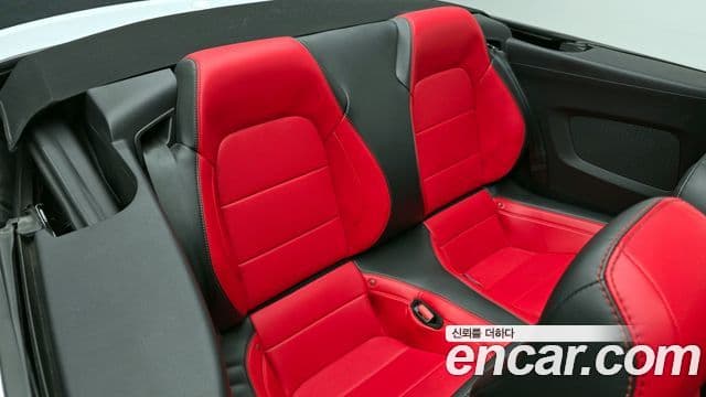 Ford Mustang кабриолет, 2021 12