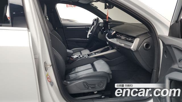 Audi A3 (8Y) Premium, 2023 11