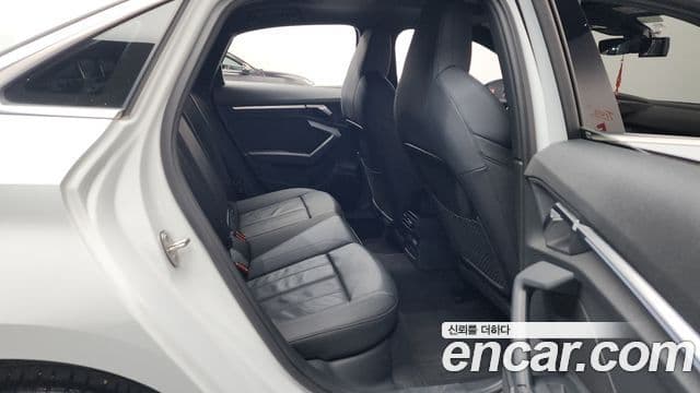 Audi A3 (8Y) Premium, 2023 12