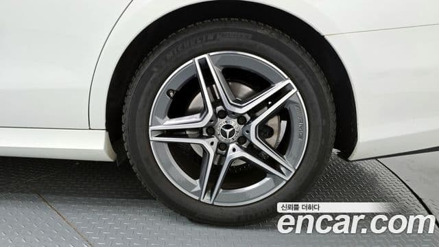 Mercedes-Benz E-класс W213 AMG Line, 2023 все фото