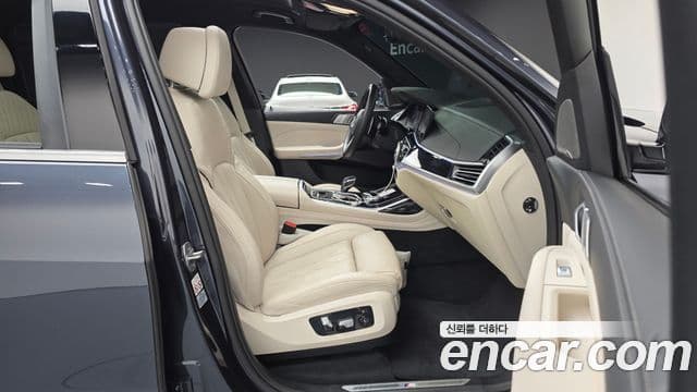 BMW X7 (G07) xDrive 40d M Sport 6인승, 2021 10