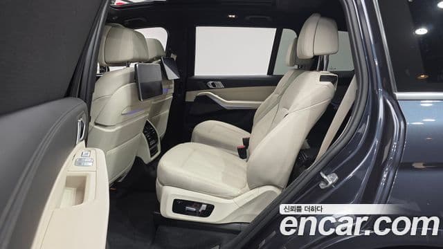 BMW X7 (G07) xDrive 40d M Sport 6인승, 2021 12