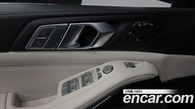 BMW X7 (G07) xDrive 40d M Sport 6인승, 2021 17