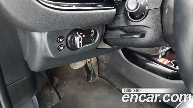 Mini Cooper 클럽맨 2세대, 2016 18