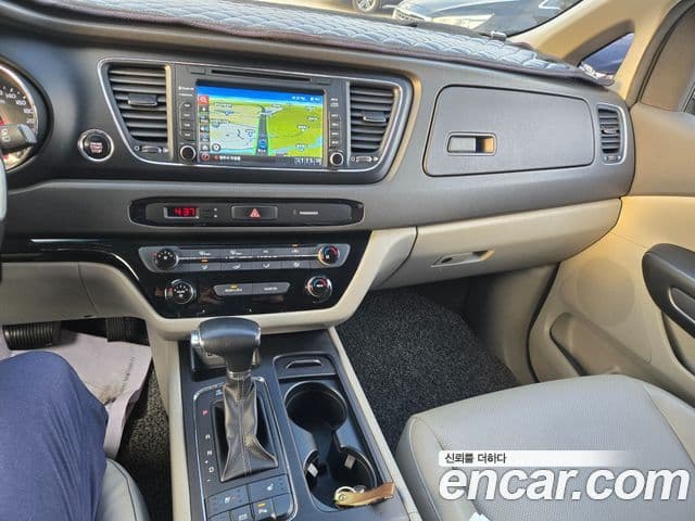 Kia All New Carnival Luxury, 2018 18