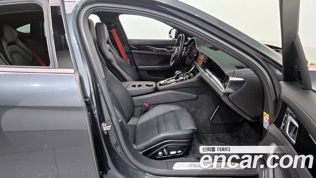 Porsche Panamera (971), 2021 11