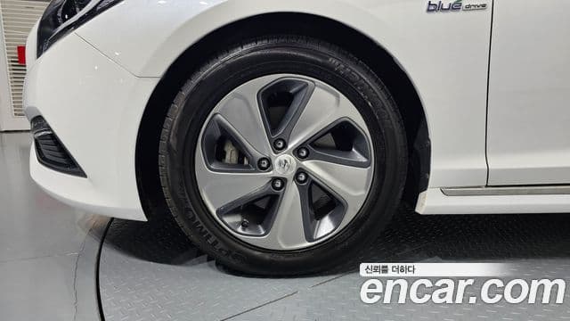 Hyundai LF Sonata гибрид Premium, 2016 все фото