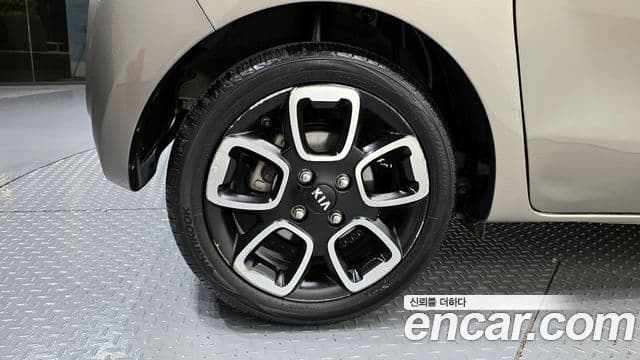 Kia The / новый New Ray Signature, 2021 все фото