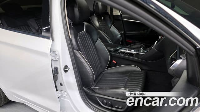 Genesis G70 Elite, 2019 12