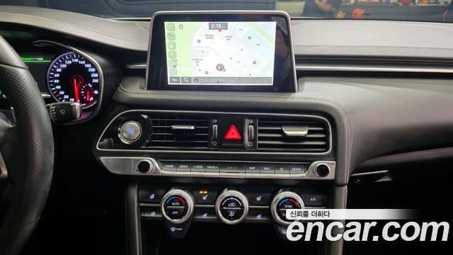 Genesis G70 Elite, 2019 18