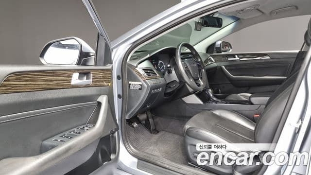 Hyundai LF Sonata Premium, 2016 11