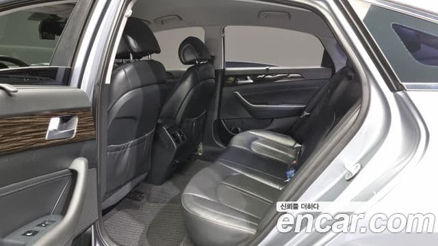 Hyundai LF Sonata Premium, 2016 12