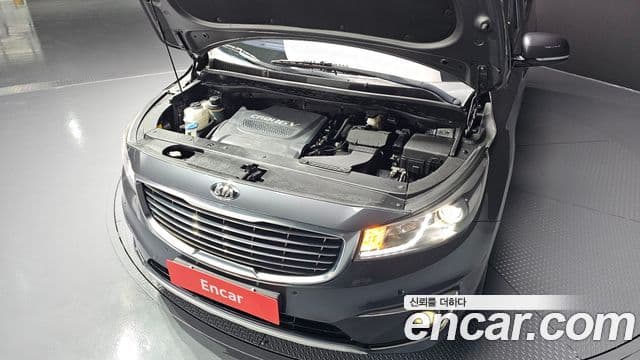 Kia All New Carnival VIP, 2016 6