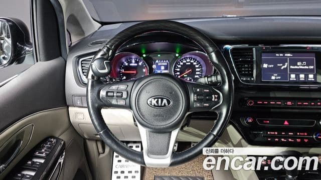 Kia All New Carnival VIP, 2016 14