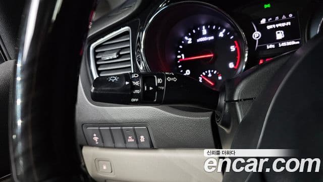 Kia All New Carnival VIP, 2016 15