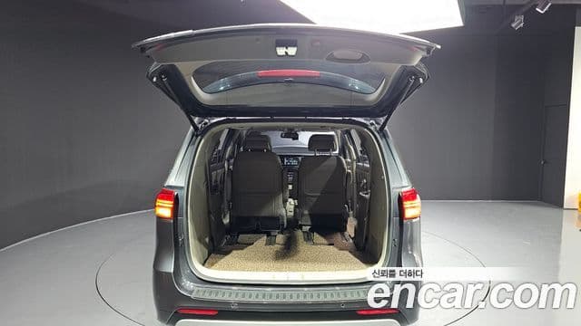 Kia All New Carnival VIP, 2016 20