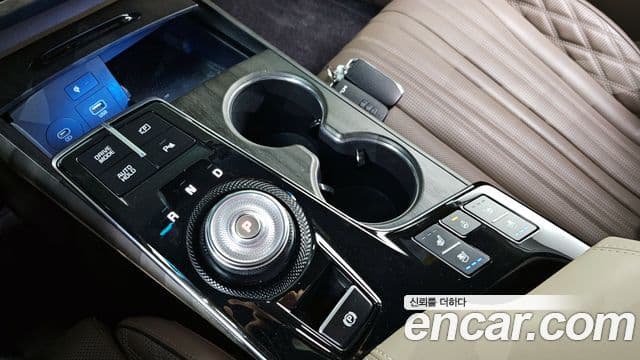 Kia K8 гибрид Signature, 2023 9