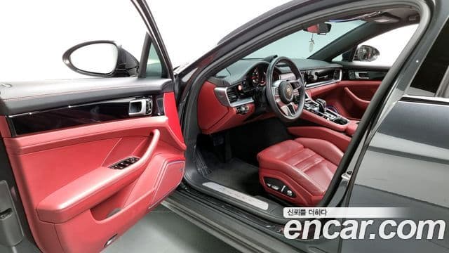 Porsche Panamera (971), 2018 10