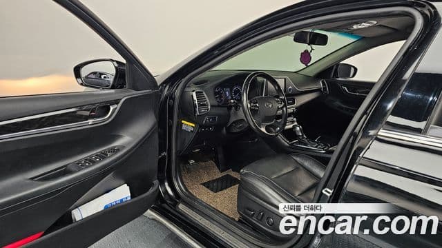 Hyundai Grandeur IG 3.0 LPi Modern Basic (арендный автомобиль), 2018 10