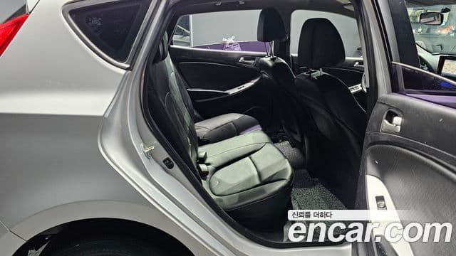 Hyundai Accent(новый кузов / новое поколение) Wit дизель 1.6 VGT Smart, 2015 12