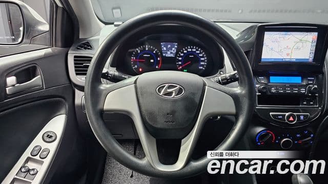 Hyundai Accent(новый кузов / новое поколение) Wit дизель 1.6 VGT Smart, 2015 13