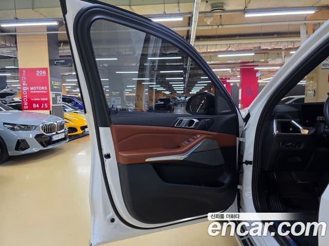 BMW X7 (G07) xDrive 40i Design Pure Excellence 6인승, 2023 9