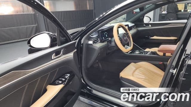 Kia K5 3세대 Signature, 2021 10