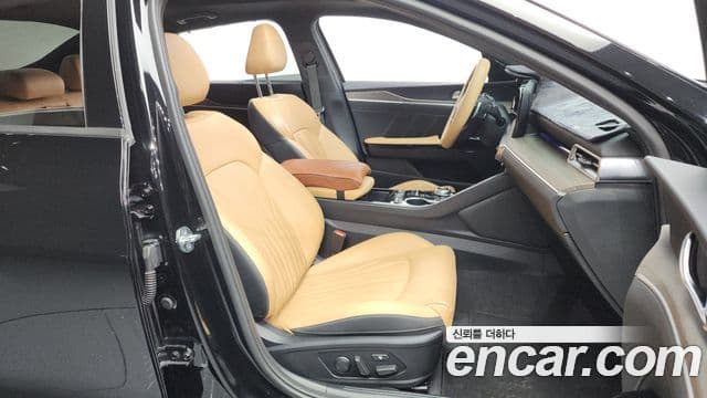 Kia K5 3세대 Signature, 2021 11