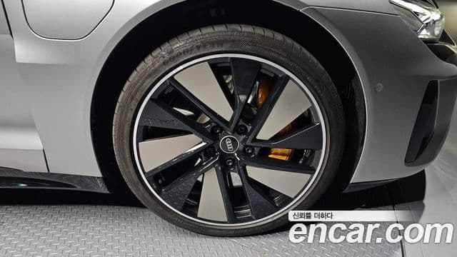 Audi e-Tron GT Premium, 2022 все фото