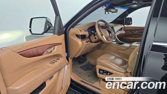 Cadillac Escalade 4세대, 2017 10
