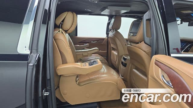 Cadillac Escalade 4세대, 2017 12