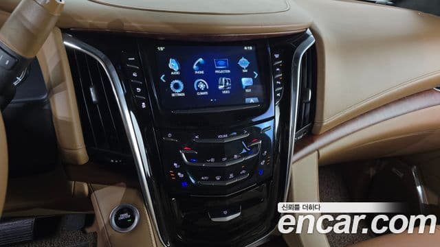 Cadillac Escalade 4세대, 2017 14