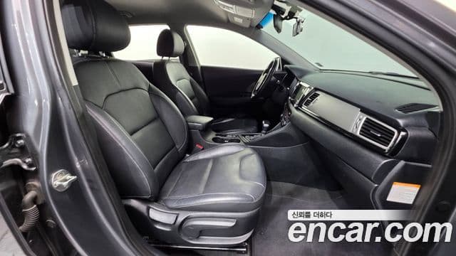 Kia Niro Noblesse, 2018 10