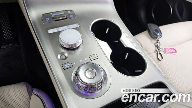 Genesis GV70, 2025 9