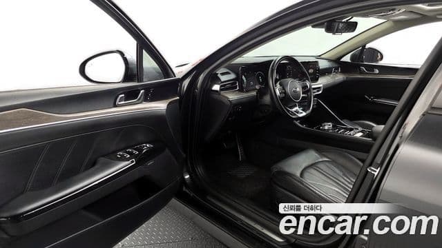 Kia K5 3세대 Signature, 2021 10