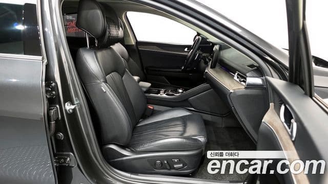 Kia K5 3세대 Signature, 2021 11