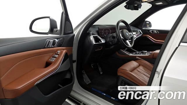 BMW X7 (G07) xDrive 40i M Sport 6인승, 2025 10