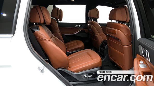 BMW X7 (G07) xDrive 40i M Sport 6인승, 2025 12