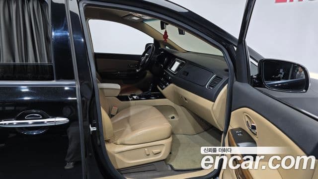 Kia All New Carnival Noblesse, 2016 11