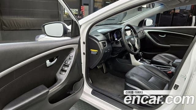 Hyundai i30(новый кузов / новое поколение) дизель 1.6 VGT Extreme, 2012 11