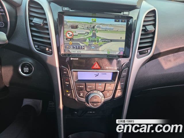 Hyundai i30(новый кузов / новое поколение) дизель 1.6 VGT Extreme, 2012 16