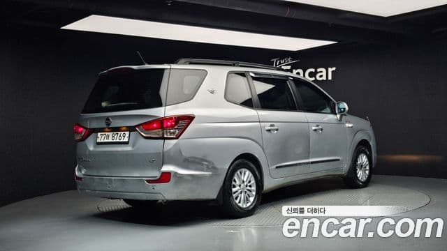 KG모빌리티(SsangYong) Korando 투리스모 4WD LT 11인승, 2014 2