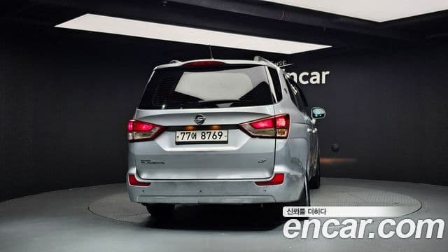 KG모빌리티(SsangYong) Korando 투리스모 4WD LT 11인승, 2014 4