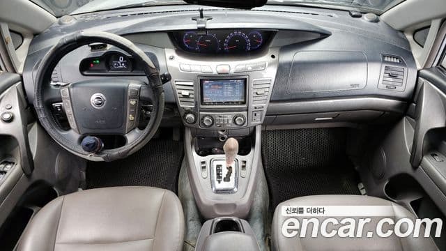 KG모빌리티(SsangYong) Korando 투리스모 4WD LT 11인승, 2014 7
