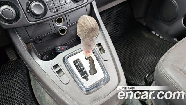 KG모빌리티(SsangYong) Korando 투리스모 4WD LT 11인승, 2014 9