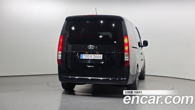 Hyundai Staria Modern, 2024 4