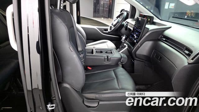 Hyundai Staria Modern, 2024 12